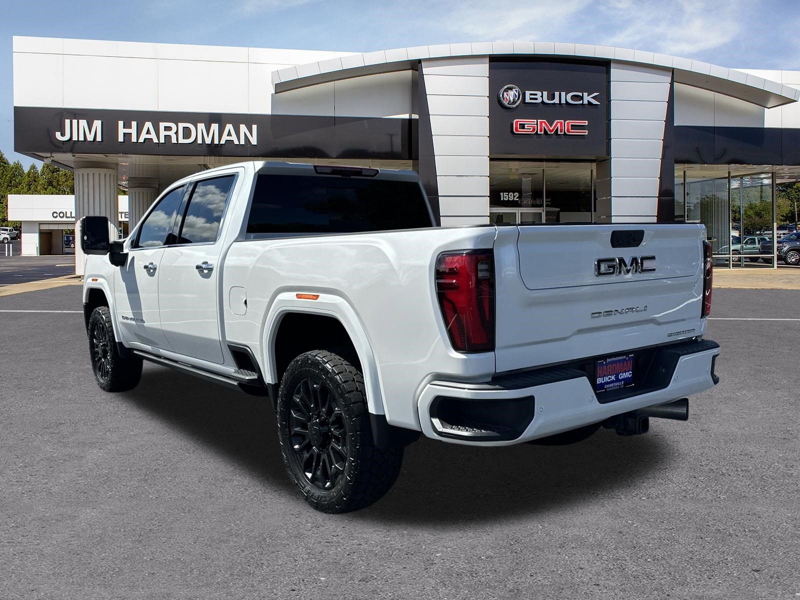 Used 2025 GMC Sierra 2500 Denali Ultimate AWD/4WD image 5