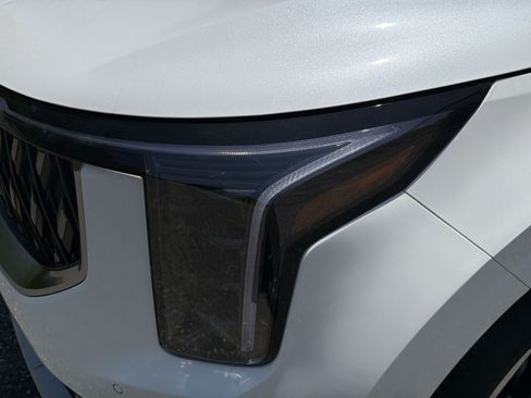New 2026 Kia Carnival EX FWD image 13