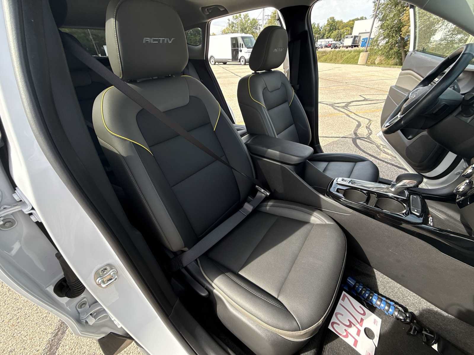 Used 2025 Chevrolet Trax ACTIV w/ Sunroof Package FWD image 27