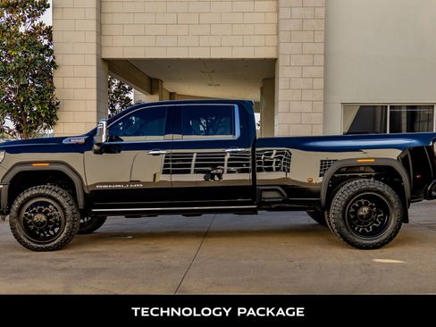 Used 2025 GMC Sierra 3500 Denali w/ Technology Package image 6