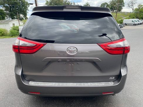 Used 2020 Toyota Sienna XLE FWD image 4