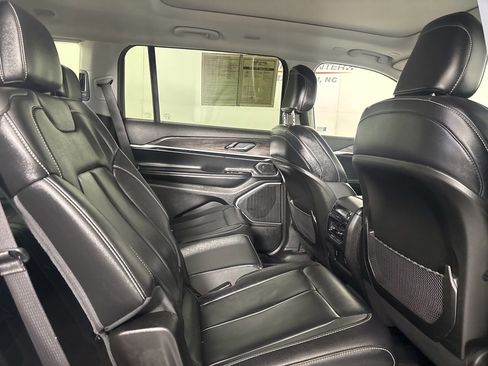 Used 2022 Jeep Grand Cherokee L Limited image 28