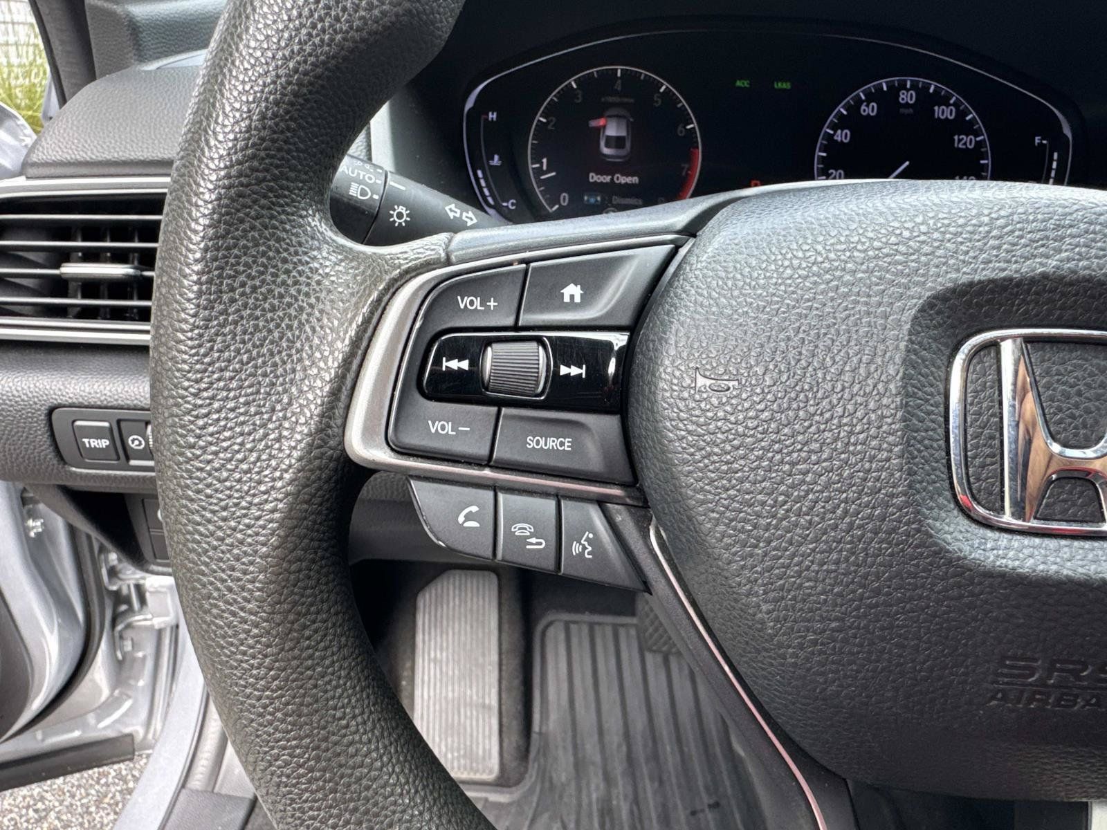 Used 2019 Honda Accord LX image 29