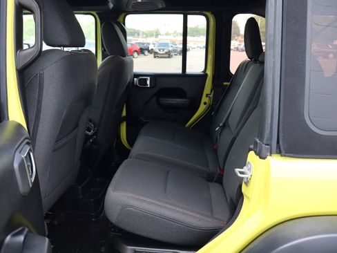 Used 2024 Jeep Wrangler Unlimited AWD/4WD image 5