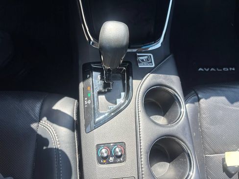 Used 2015 Toyota Avalon Limited FWD image 22