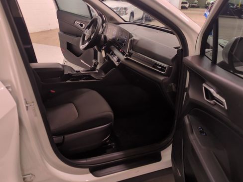Certified 2023 Kia Sportage LX image 10