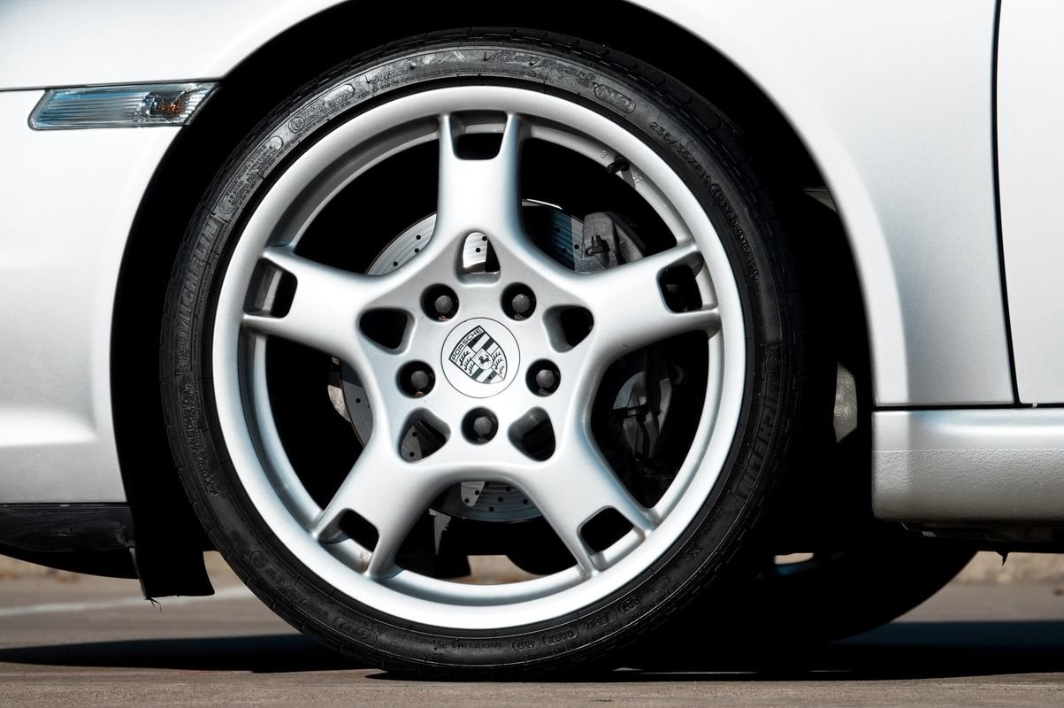 Used 2006 Porsche 911 Carrera 4 AWD/4WD image 26