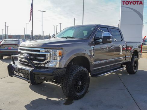 Used 2020 Ford F250 Lariat w/ Lariat Ultimate Package image 4