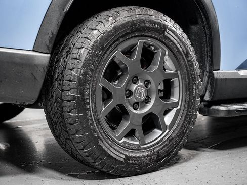 Used 2025 Honda Pilot TrailSport image 7