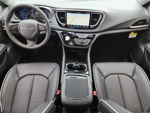 New 2026 Chrysler Pacifica Limited FWD image 21