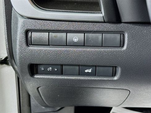 Used 2023 Nissan Rogue SV w/ SV Premium Package image 10