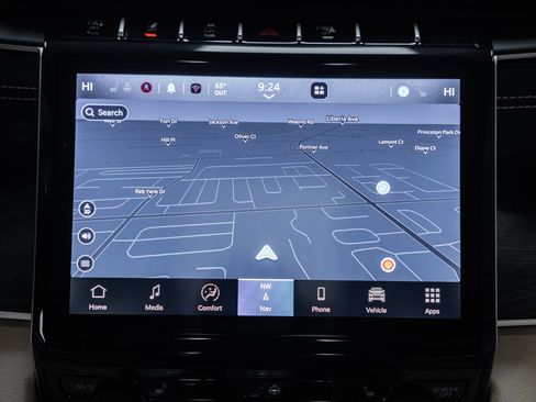 Used 2024 Jeep Grand Cherokee L Limited image 30