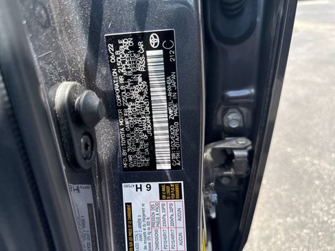 Used 2022 Toyota Prius XLE FWD image 30
