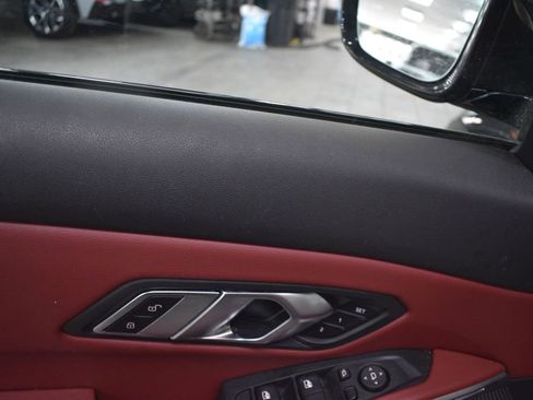 Used 2023 BMW 330i Sedan w/ M Sport Package image 11