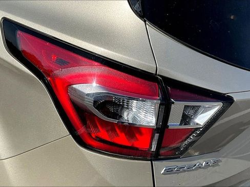 Used 2018 Ford Escape SEL AWD/4WD image 21