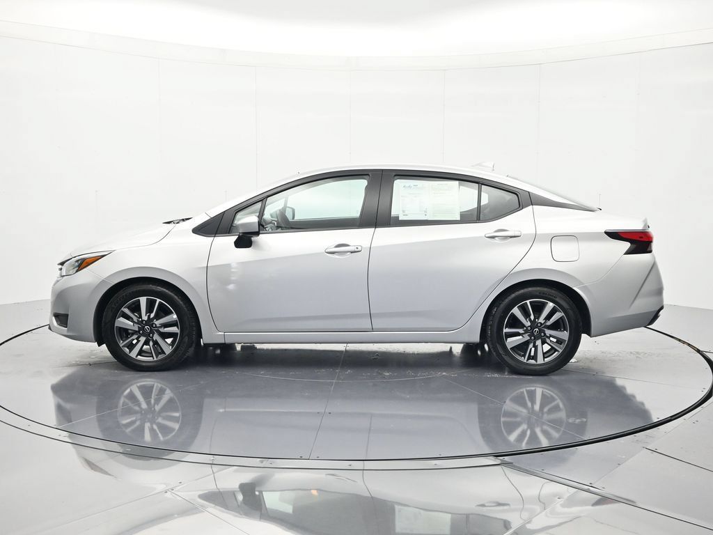 Used 2025 Nissan Versa SV FWD image 8