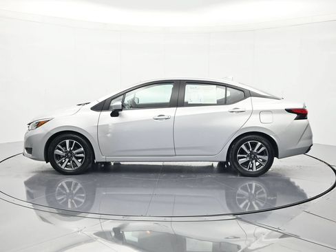 Used 2025 Nissan Versa SV FWD image 8