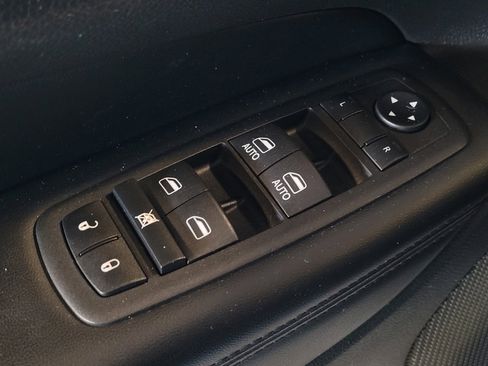 Used 2022 Jeep Grand Cherokee Laredo X image 27