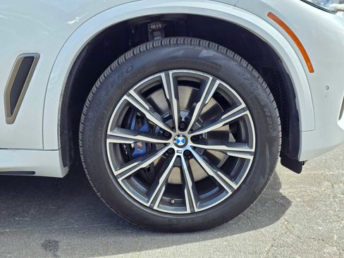 Used 2023 BMW X5 M50i w/ Executive Package image 9
