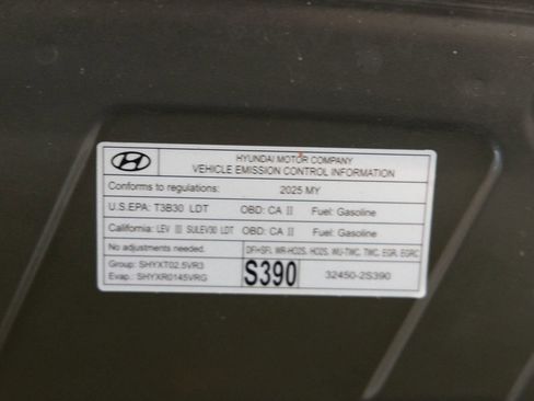 Used 2025 Hyundai Santa Cruz SEL AWD/4WD image 36