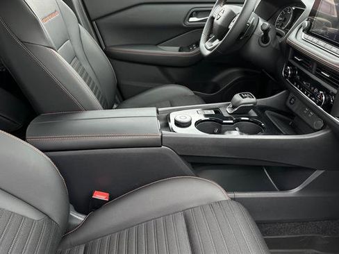 New 2025 Nissan Rogue SV image 18