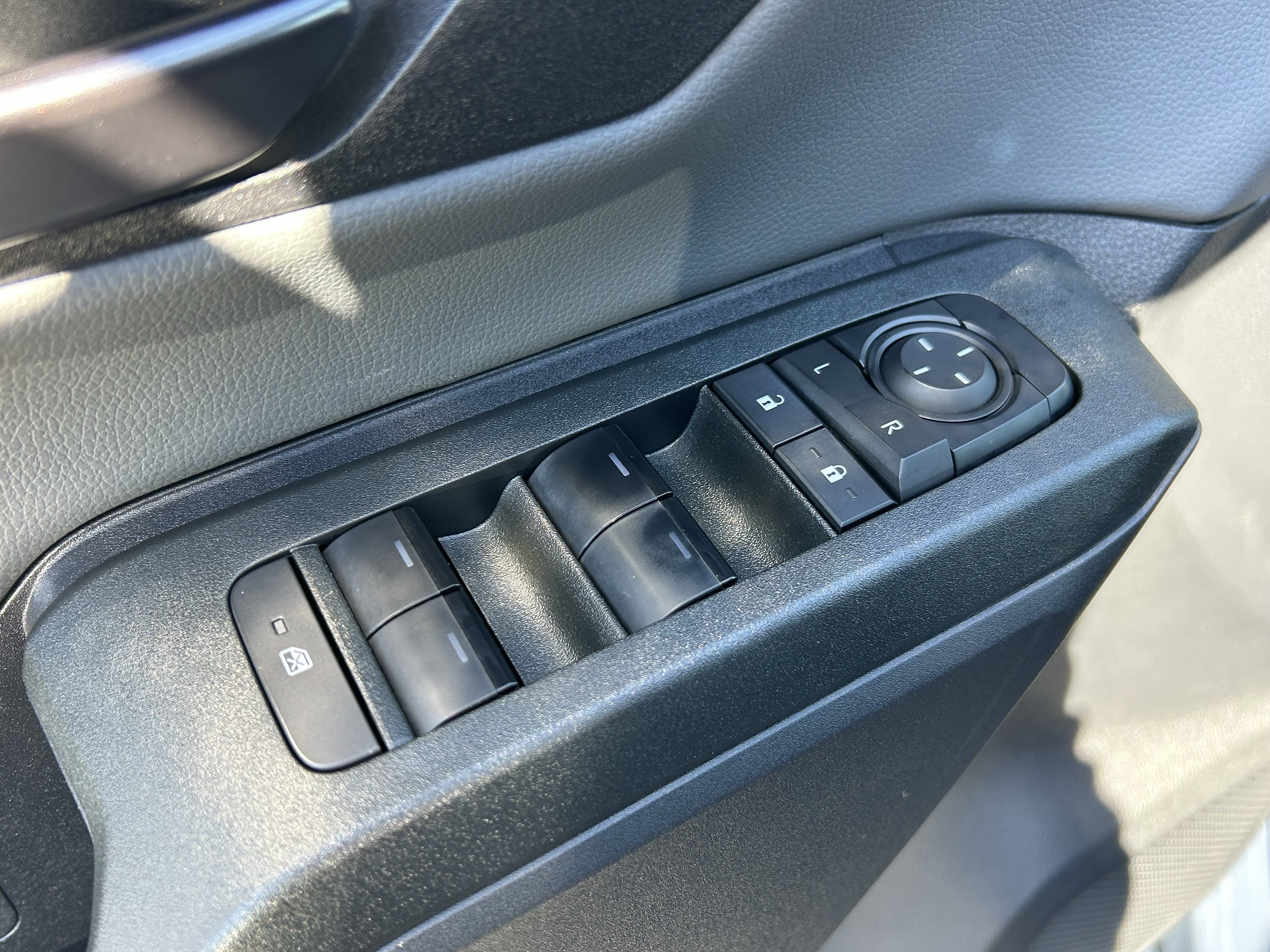 Used 2026 Toyota RAV4 SE w/ Convenience Package AWD/4WD image 18