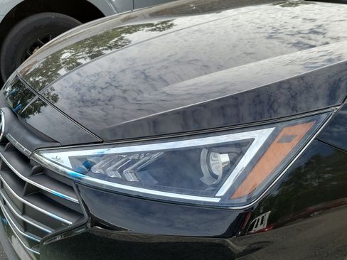 Used 2020 Hyundai Elantra SE FWD image 9