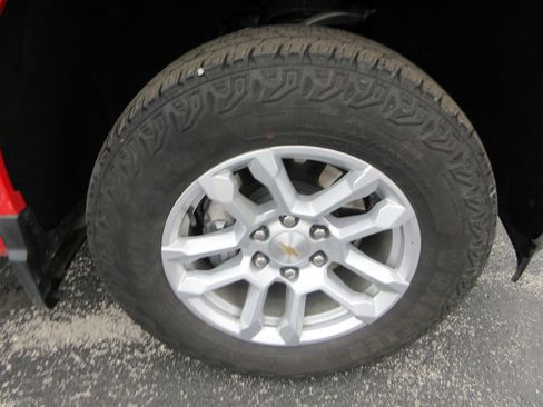 Certified 2025 Chevrolet Silverado 1500 LT image 9