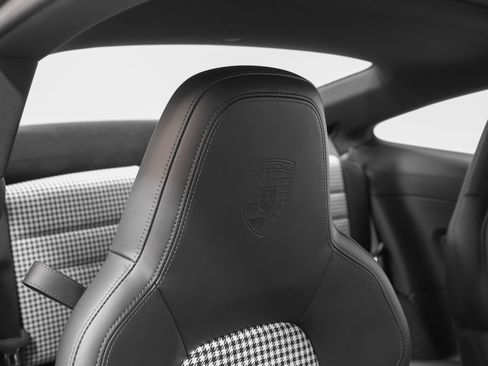 Certified 2024 Porsche 911 Carrera S RWD image 28