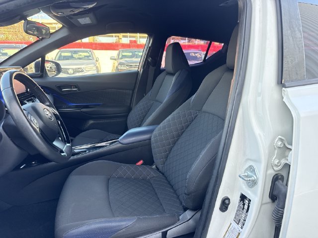 Used 2020 Toyota C-HR XLE FWD image 27