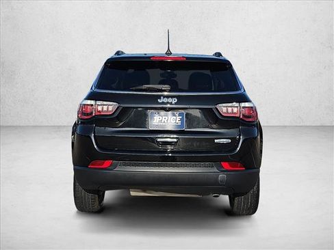 Used 2018 Jeep Compass Latitude w/ Popular Equipment Group FWD image 7
