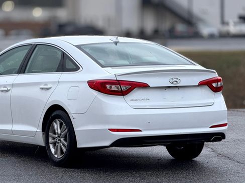 Used 2015 Hyundai Sonata SE w/ Option Group 09 image 16