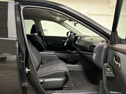 Used 2023 Nissan Rogue SV FWD image 21