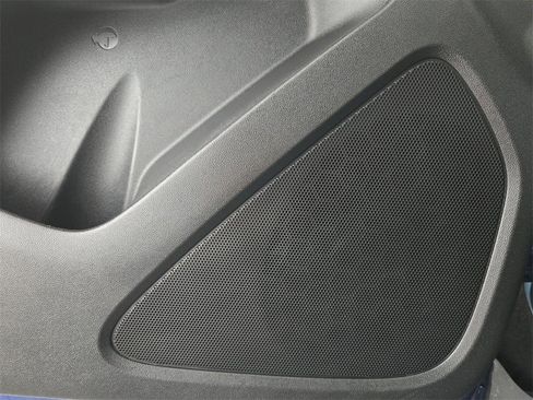 Used 2022 Chevrolet Equinox LS w/ LS Convenience Package image 29