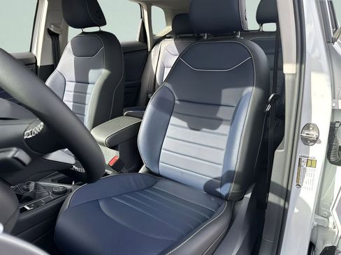 New 2026 Volkswagen Taos SEL image 11