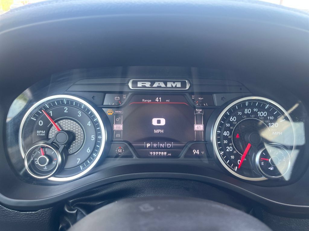 Used 2022 RAM 1500 Laramie AWD/4WD image 11