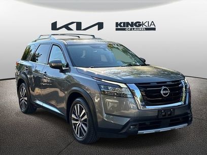 Used 2022 Nissan Pathfinder Platinum w/ Cargo Package