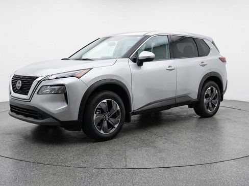 Used 2025 Nissan Rogue SV AWD/4WD image 3
