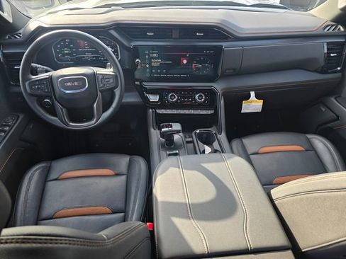 Used 2024 GMC Sierra 1500 AT4 w/ Technology Package AWD/4WD image 14