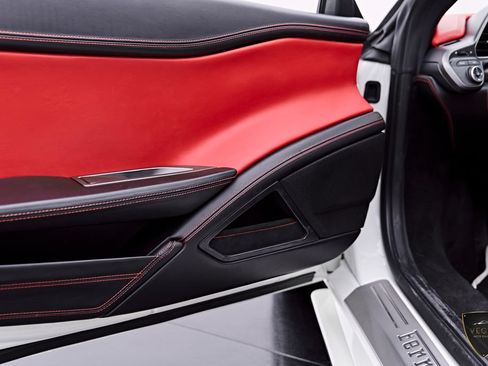 Used 2014 Ferrari 458 Spider RWD image 47