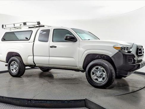 Used 2020 Toyota Tacoma SR image 11