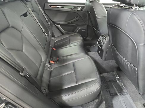 Certified 2023 Porsche Macan AWD/4WD image 26