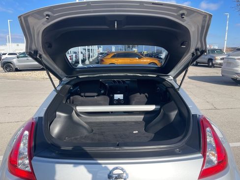 Used 2017 Nissan 370Z Coupe image 10