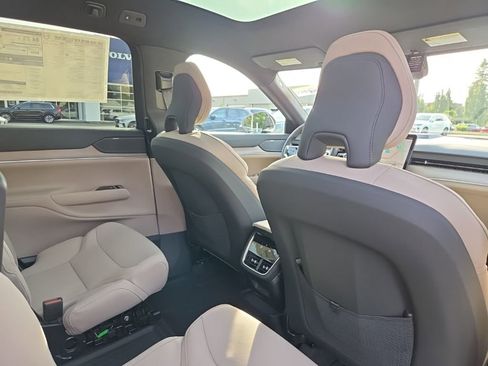 New 2025 Volvo EX90 Plus w/ Protection Package Premier image 8