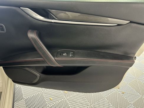 Used 2018 Maserati Ghibli RWD image 28