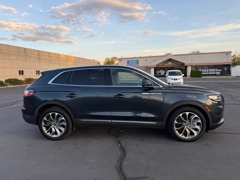 Used 2023 Lincoln Nautilus Reserve w/ Luxury Package AWD/4WD image 4