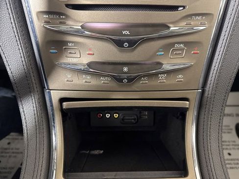 Used 2013 Lincoln MKX FWD image 15