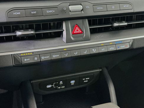 Used 2025 Kia K4 LXS image 24