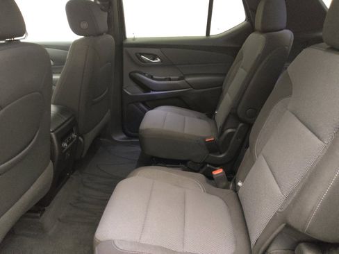 Used 2023 Chevrolet Traverse LT image 18