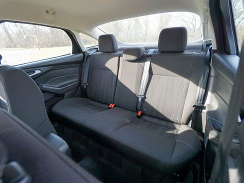 Used 2017 Ford Focus SE image 25